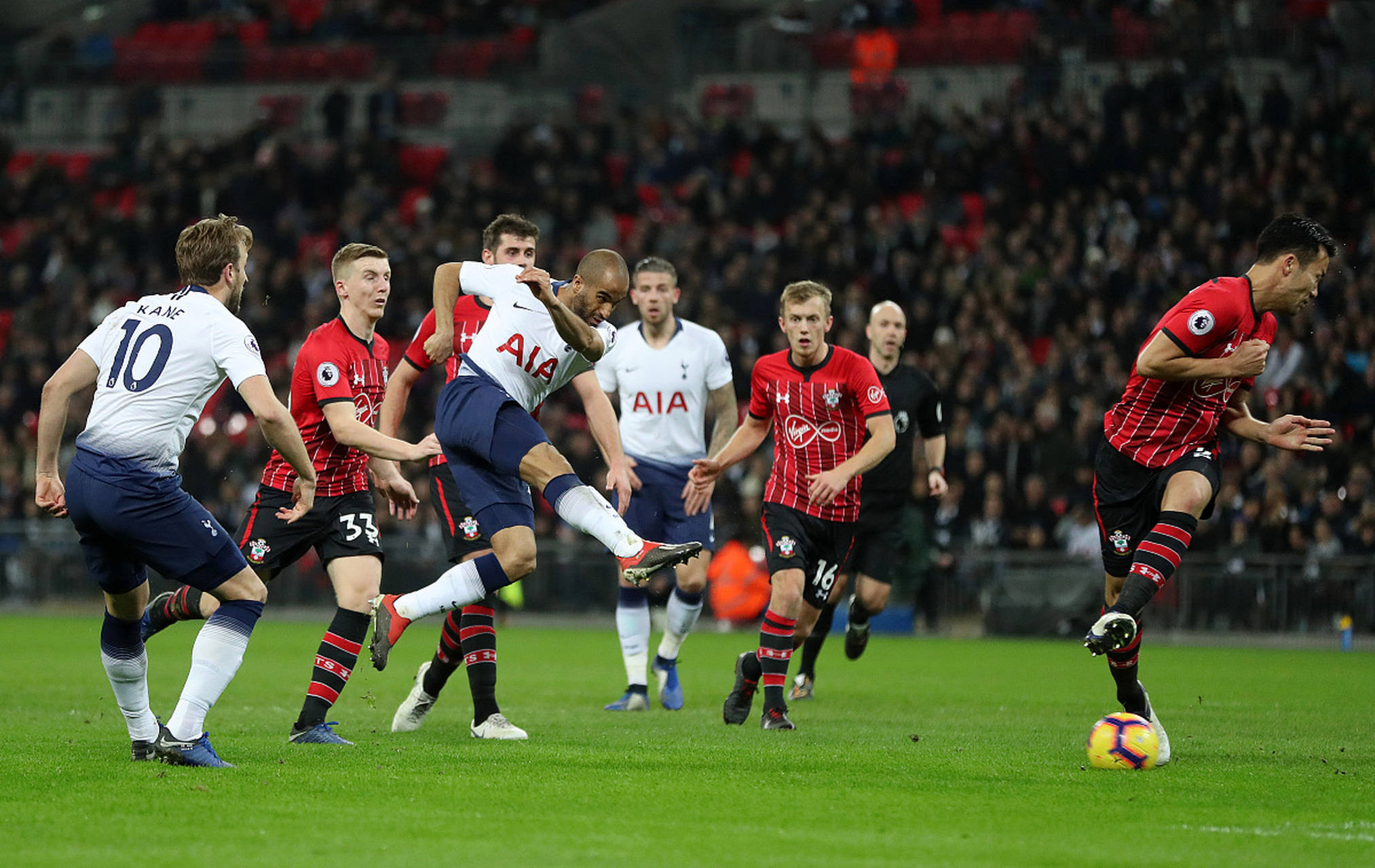 赛场上保持 赛场上保持