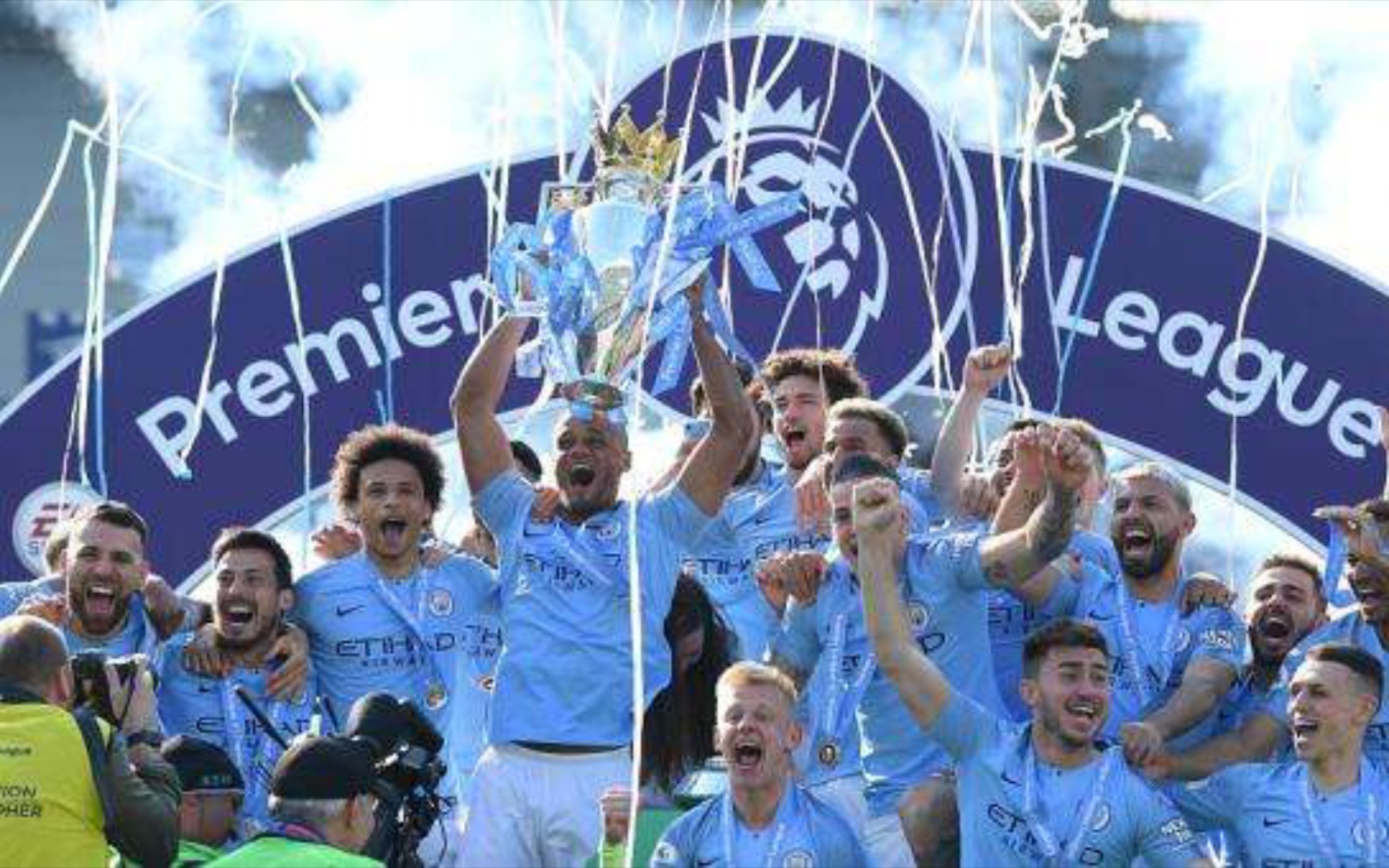 队的未来发 队的未来发